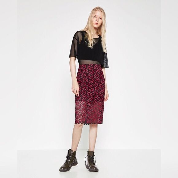 ✨MIDI LENGTH LACE SKIRT✨ - Picture 1 of 4